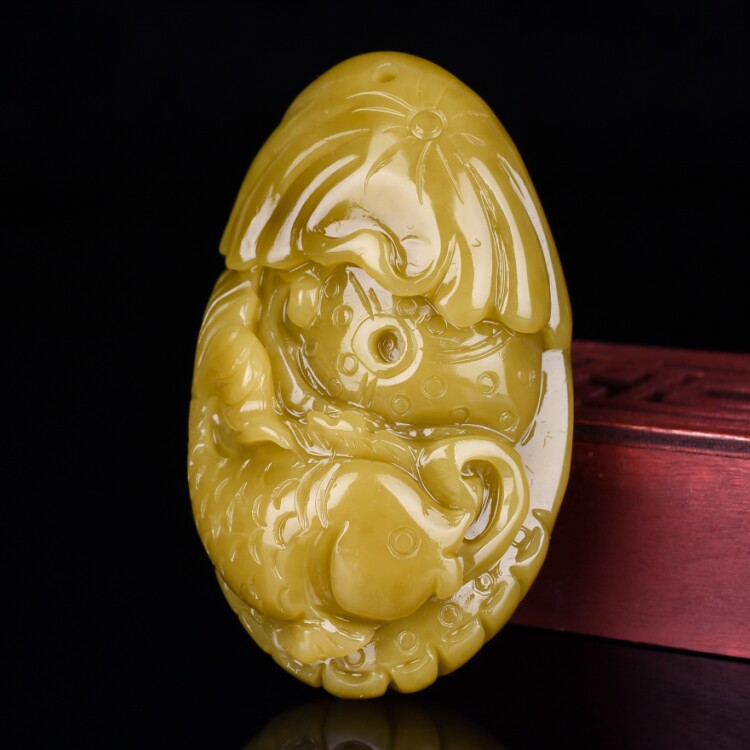 天然新疆和田玉鱼把件籽料糖玉原石鱼手把件挂件莲叶莲蓬如意玉牌