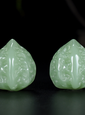 天然新疆和田玉核桃手把件籽料