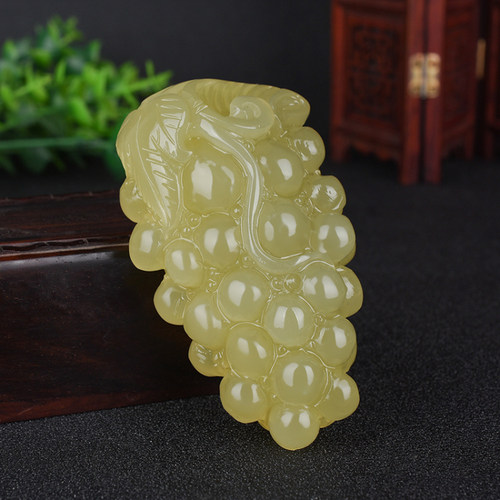 天然把件籽料护身符新疆和田玉