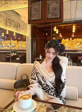 棉麻 时髦感慵懒豹纹印花披肩女秋季复古老钱风围巾精致贵气外搭