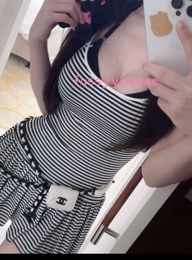 韩系轻松美女感～条纹复古低领显胸吊带连衣裙超短裙夏
