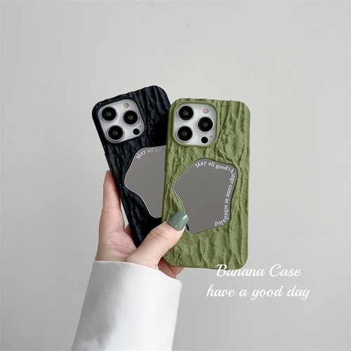 iPhone17黑色褶皱几何镜面手机壳