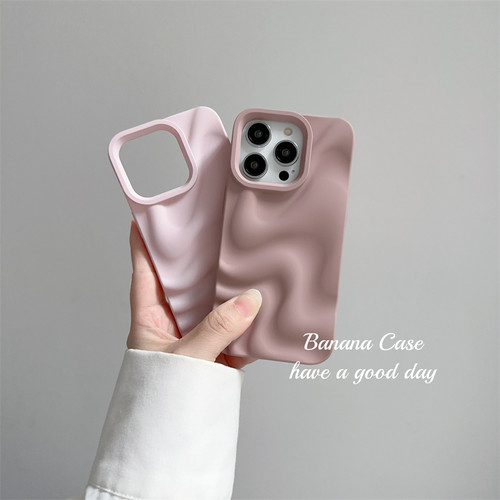 iPhone17粉色系不规则波浪纹软壳
