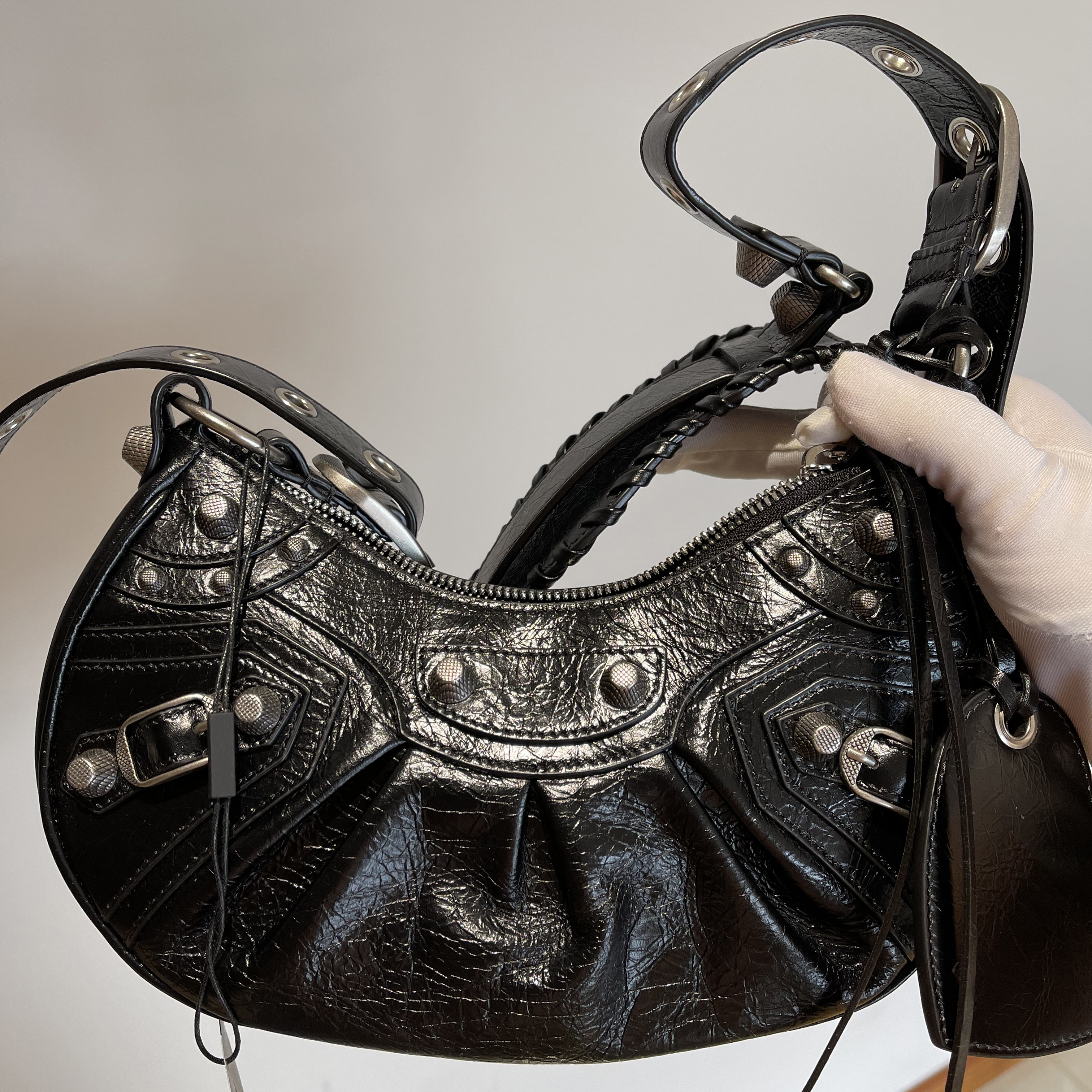 油蜡皮半月机车包褶皱牛皮