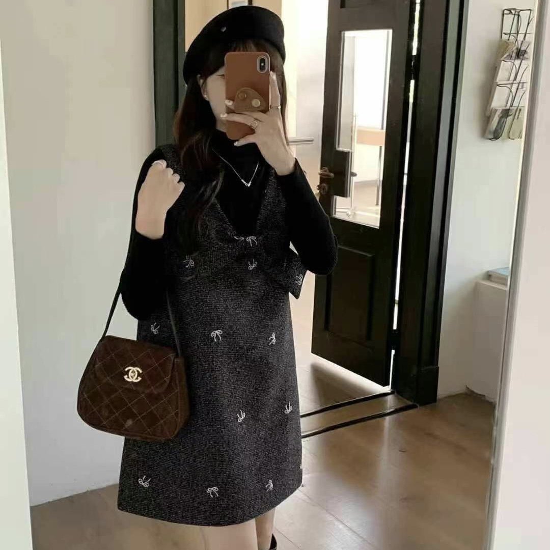 2025秋新款小香风蝴蝶结刺绣v领背心连衣裙可正反两穿,女装/女士精品,时尚套装,淘宝优惠券,粉丝福利购,淘宝优惠卷