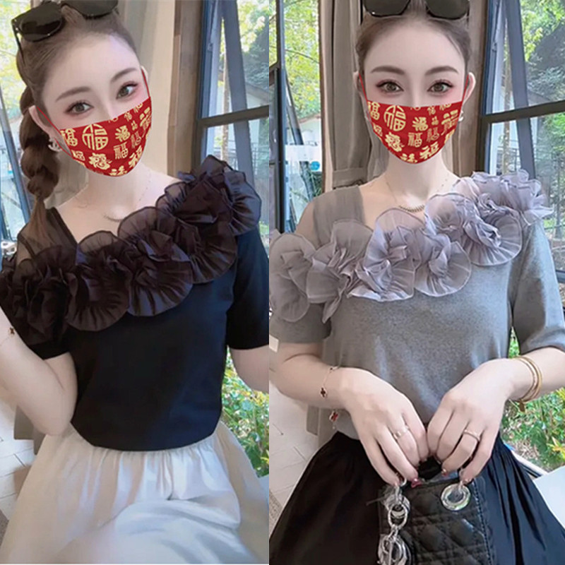 欧货时尚立体花朵木耳边短袖T恤女夏季百搭斜一字领露肩小衫上衣