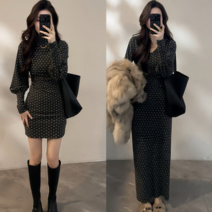 法式优雅气质印花灯笼袖半高领连衣裙女冬季绝美收腰显瘦内搭长裙