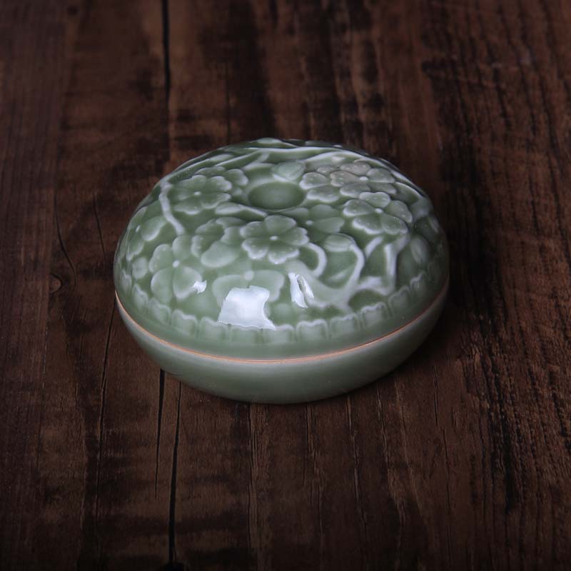 印泥盒文房用品印章龙泉青瓷寒梅