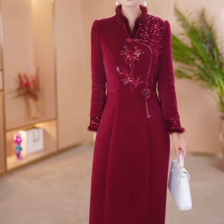 高档贵妃绒加绒加厚改良旗袍裙2025冬季新款喜婆婆保暖新中式裙子