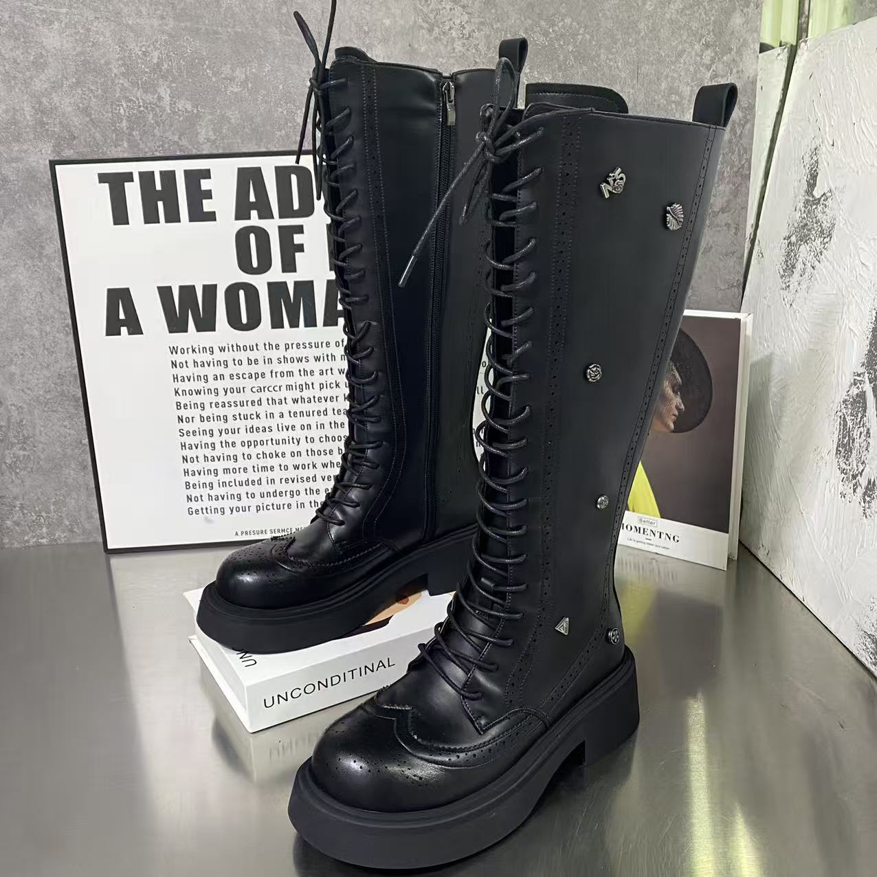 2025冬季新款女款真皮英伦风加棉马丁长靴时尚平底百搭高筒长靴