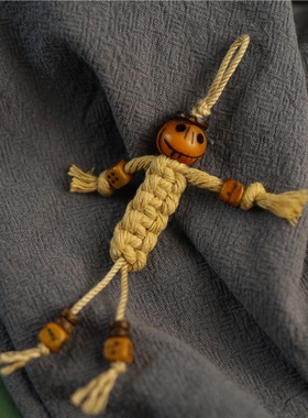 西藏藏式手编牦牛骨骷髅珠稻草人吊坠文玩侧挂坠diy包挂钥匙链