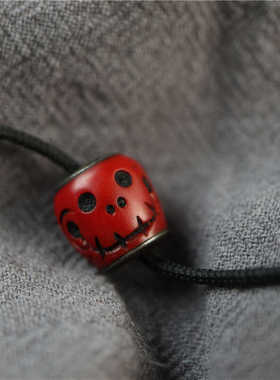 深红色西藏老红料手雕骷髅配珠文玩做旧藏式阿呆古朴款手串隔珠