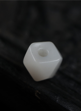 白色料器配珠藏式精工打磨多面棱形隔珠diy文玩配珠散珠菩提腰珠