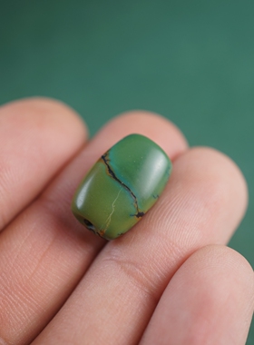 一物一图 精品草绿色西藏传高瓷绿松石背云吊坠束线珠配串隔珠