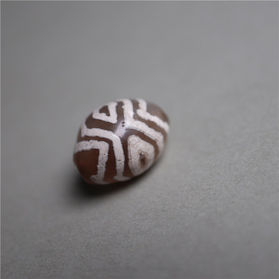 精品油润西藏回流肉红玉髓蚀花玛瑙莲花三眼天珠手串配顶珠散珠子