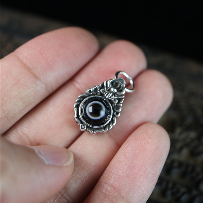 西藏传天然缠丝带眼玛瑙镶嵌十字杵合金吊坠文玩配串侧挂坠卡子