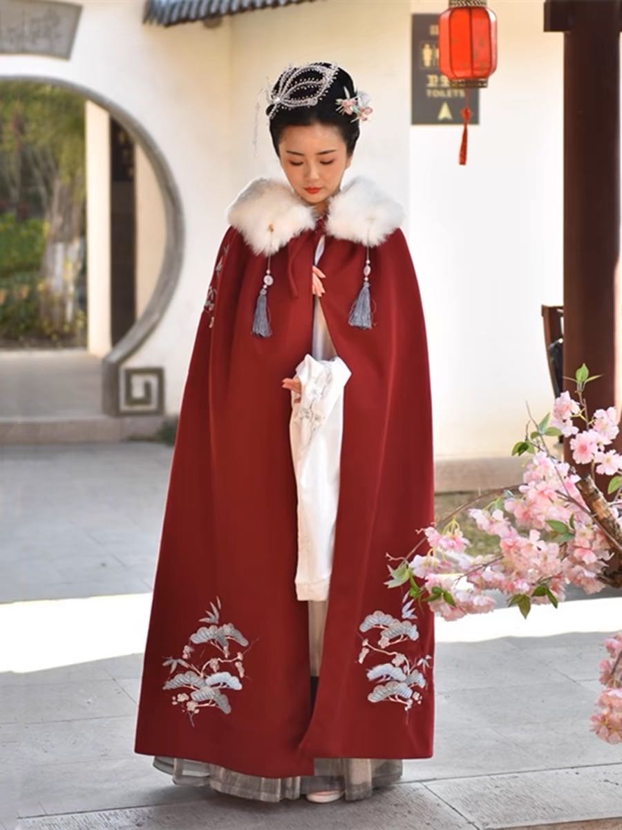 【出租】新娘秀禾服披风婚礼斗篷中式披肩秋冬季加厚夹棉保暖毛领