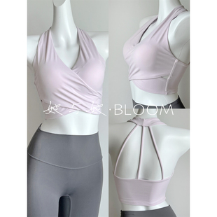 风信紫交叉褶皱修身瑜伽背心固定杯防震性感深V挂脖美背运动文胸