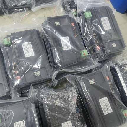 议价-信捷触摸屏，TG465-MT，年份新成色漂亮，