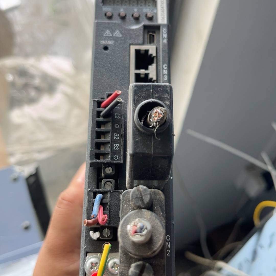 议价-英威腾驱动器 DA180-S2R8SG0  400W 实图拍