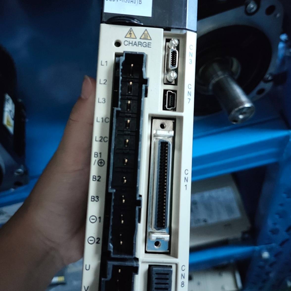 议价-安川伺服驱动器SGDV-R90A01B（议价出）