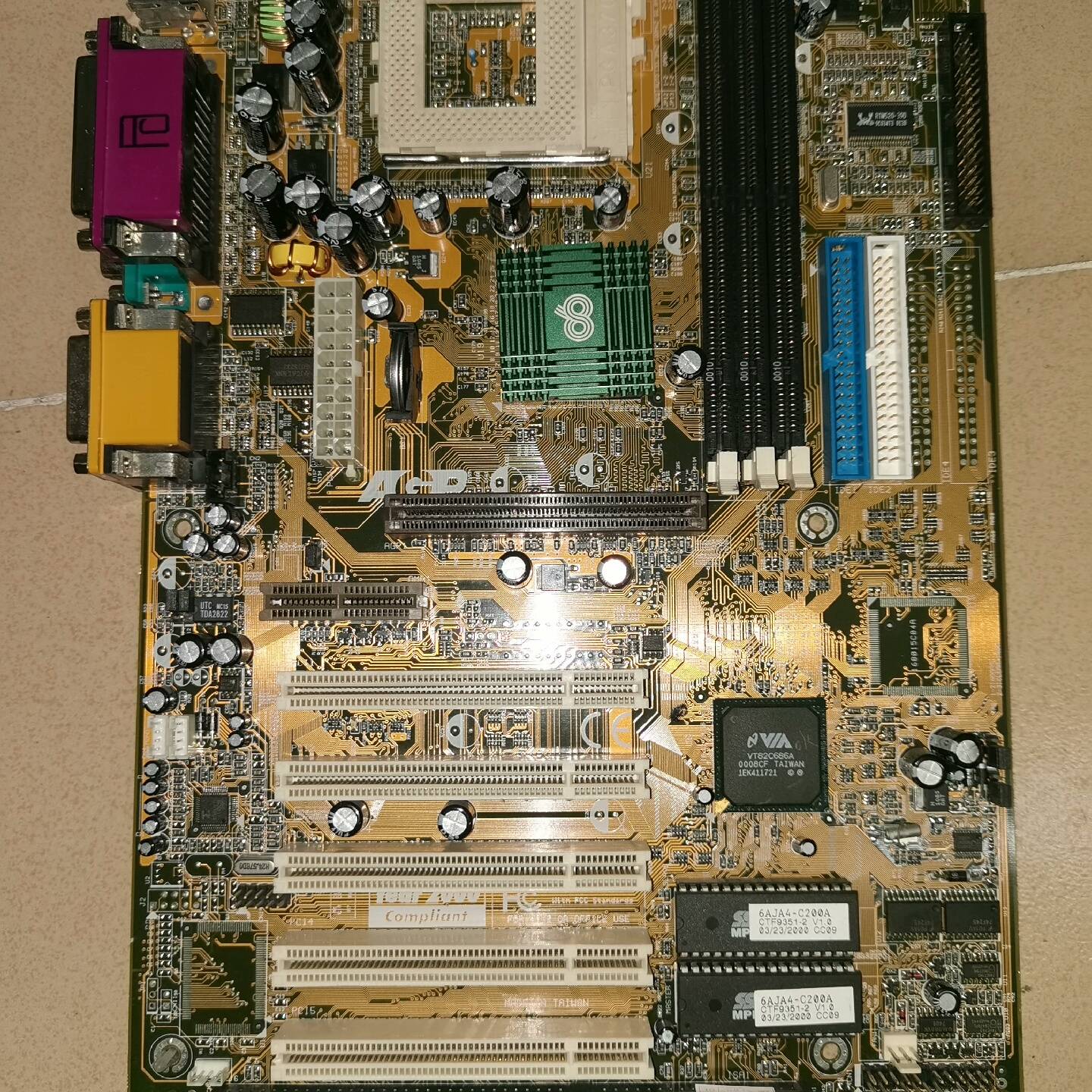 议价-承启Year2000主板，694X芯片，双BIOS，二手