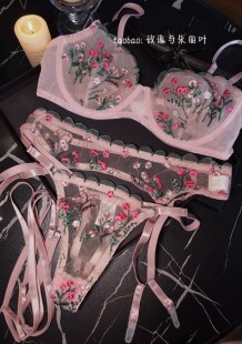 樱花粉的浪漫【高定自制】性感内衣粉色碎花甜美少女感吊袜带套装