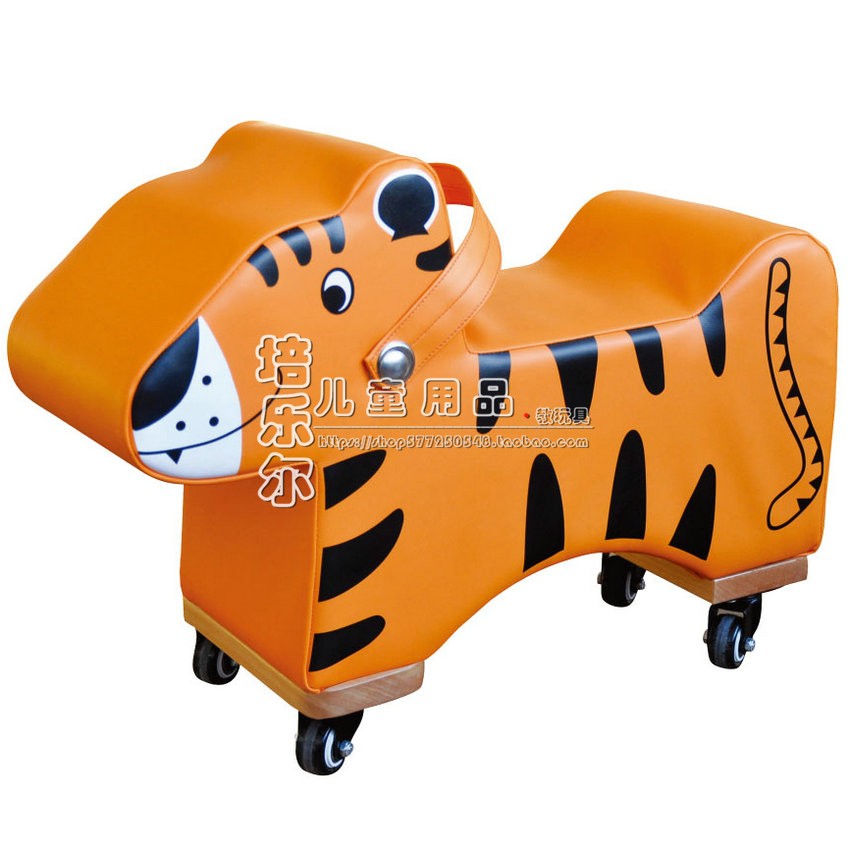 幼儿感统器材四轮踩踏车