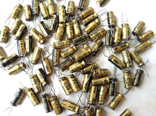 日本nichicon尼吉康 FW系列 50V 10UF 音频发烧电解电容