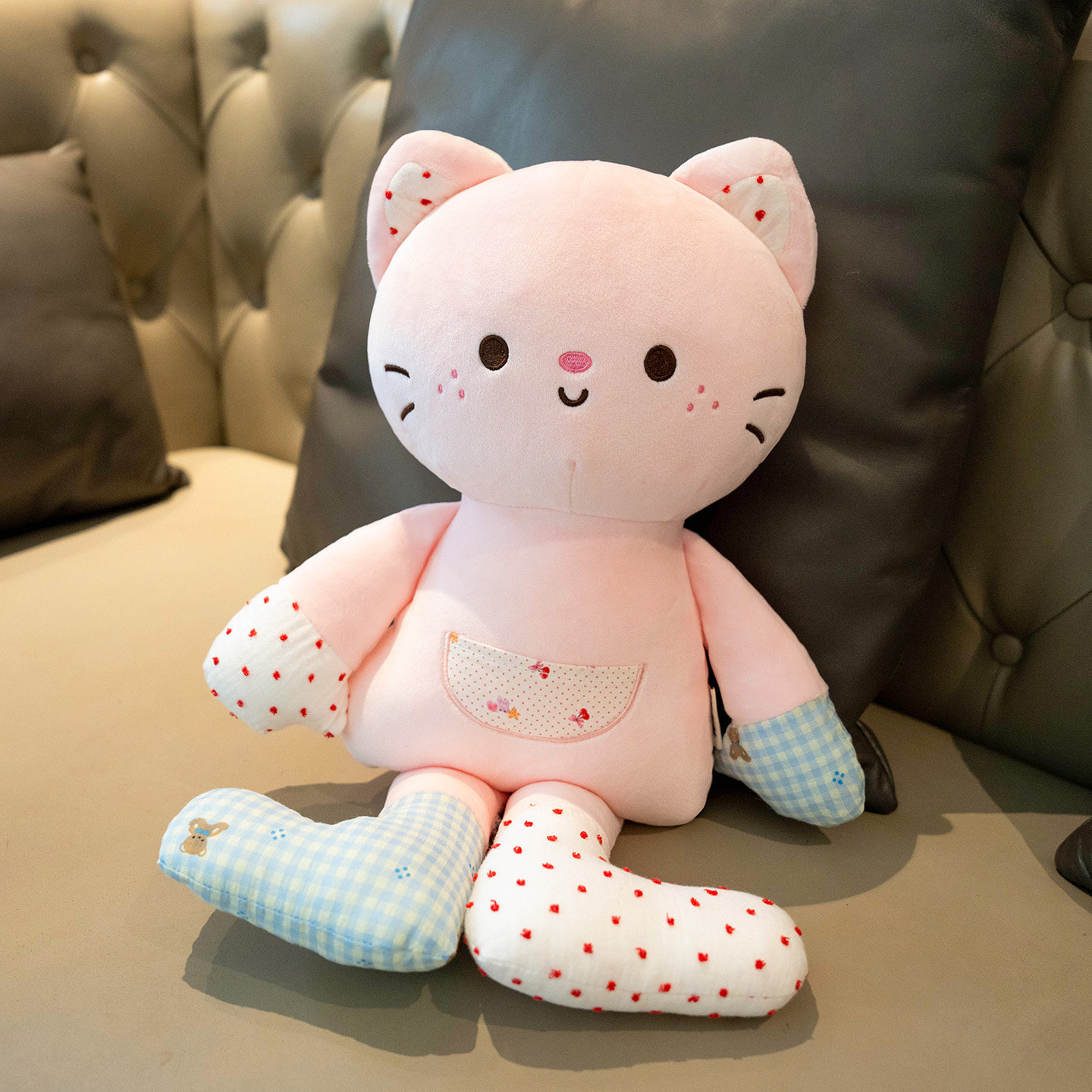 可爱卡通多巴胺小猫咪玩偶女生儿童床上陪睡公仔毛绒玩具生日礼物