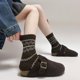 韩版 女学院风秋冬加厚保暖条纹中筒复古亮丝菱形点子纱羊毛堆堆袜