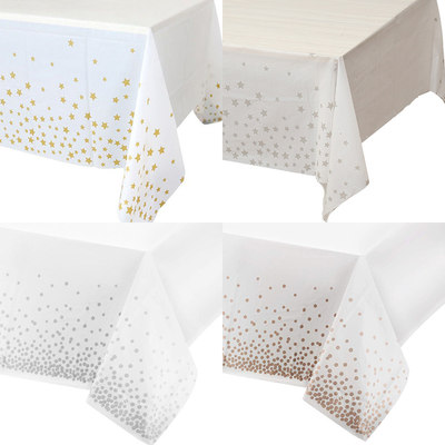 一次性塑料桌布长方形餐桌布置