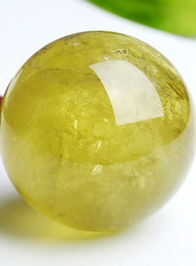 黄水晶球摆件风水纯手工抛光