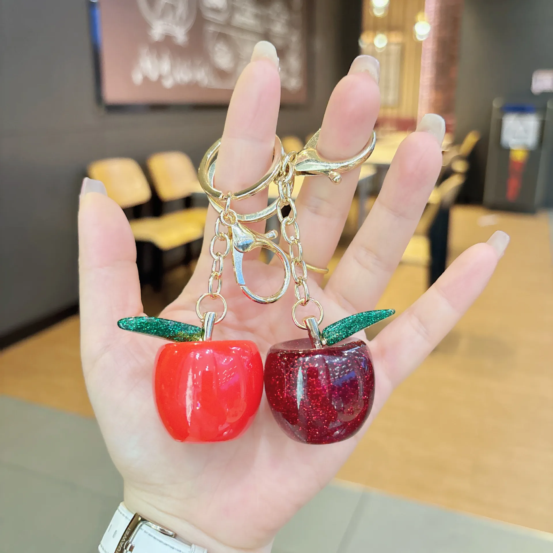 跨境欧美复古时尚苹果钥匙扣高级感树脂水果包包挂件精美汽车挂饰,服饰配件/皮带/帽子/围巾,鞋扣,淘宝优惠券,粉丝福利购,淘宝优惠卷