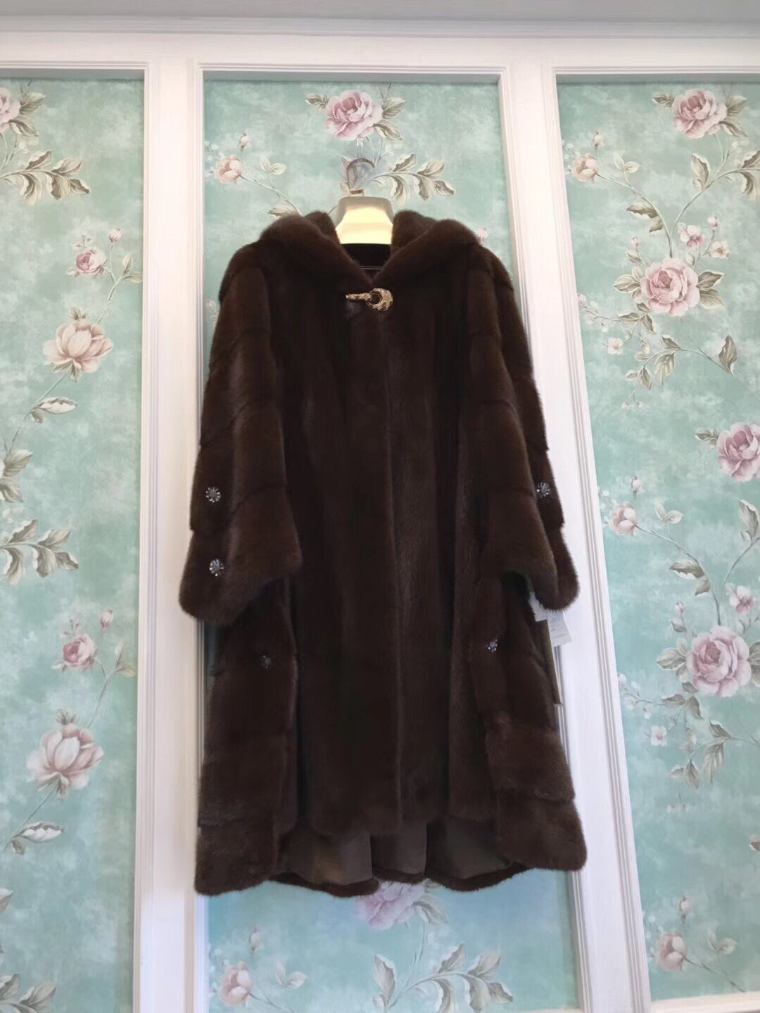 反季皮草水貂海甯女進口美皮天鵝絨大浪尾整貂皮大衣長款媽媽外套在類目 女裝/女士精品, 皮草中 - 來自Buy2taobao.com提供專業的淘寶代購服務