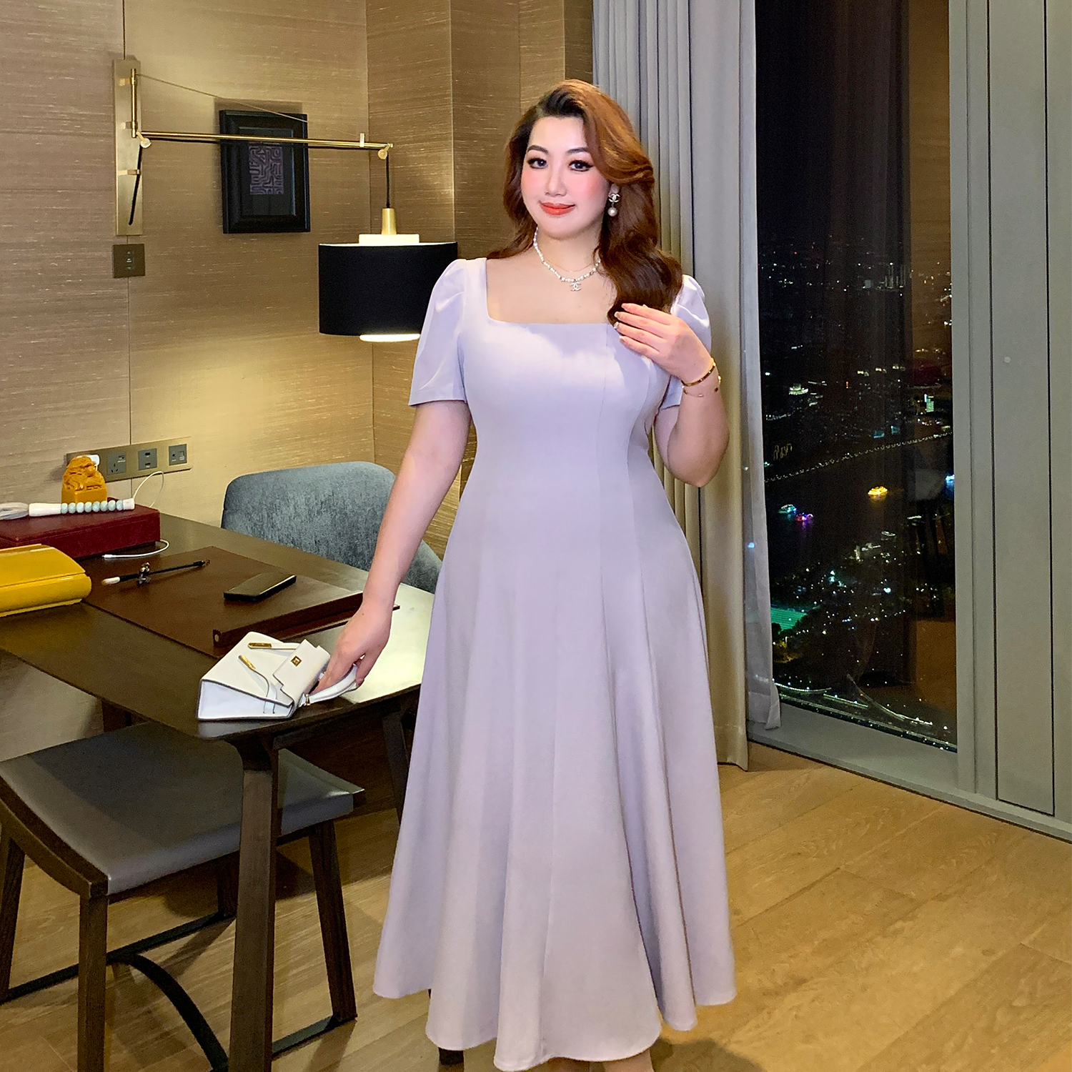 大码女装法式高级感方领连衣裙