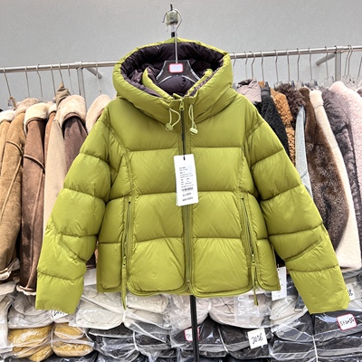 连帽短款羽绒服女2025冬季新款白鸭绒云朵泡芙面包服绿色外套2083