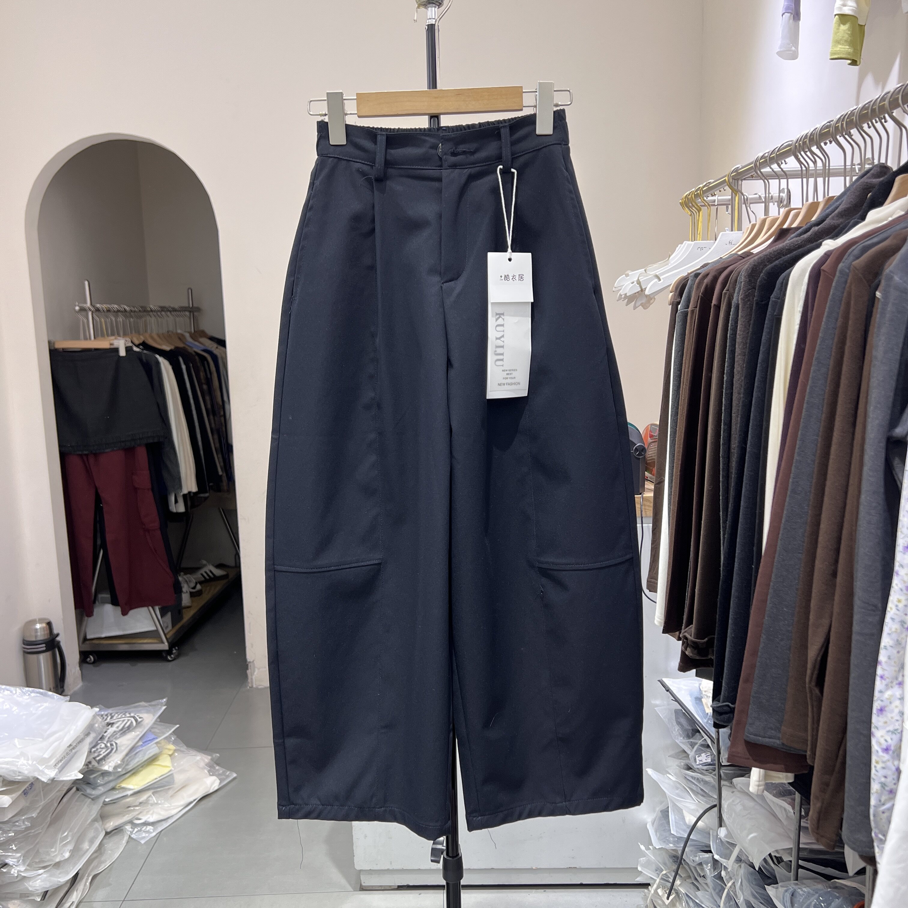 白色阔腿弯刀裤女2026新款宽松慵懒风今年流行爆款九分香蕉裤9923