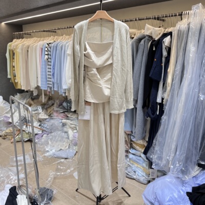 2026夏季褶皱修身吊带背心抹胸上衣+松紧腰宽松阔腿长裤套装9018