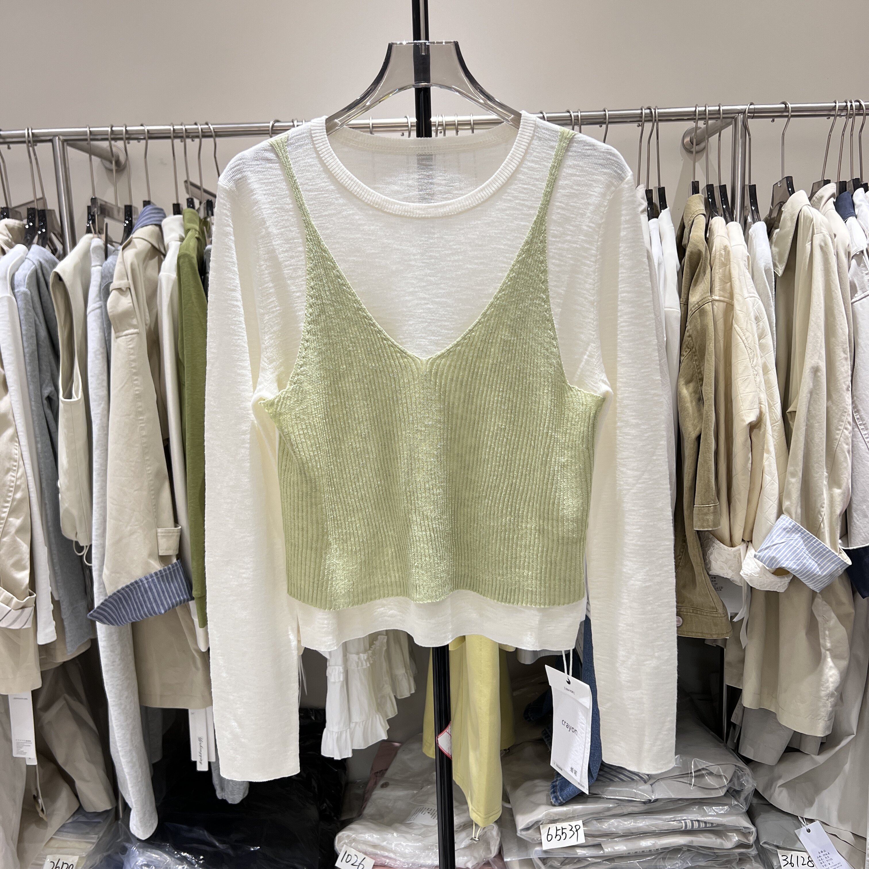 2026春季新款时尚圆领单排扣针织小吊带背心毛衣马甲两件套女6936