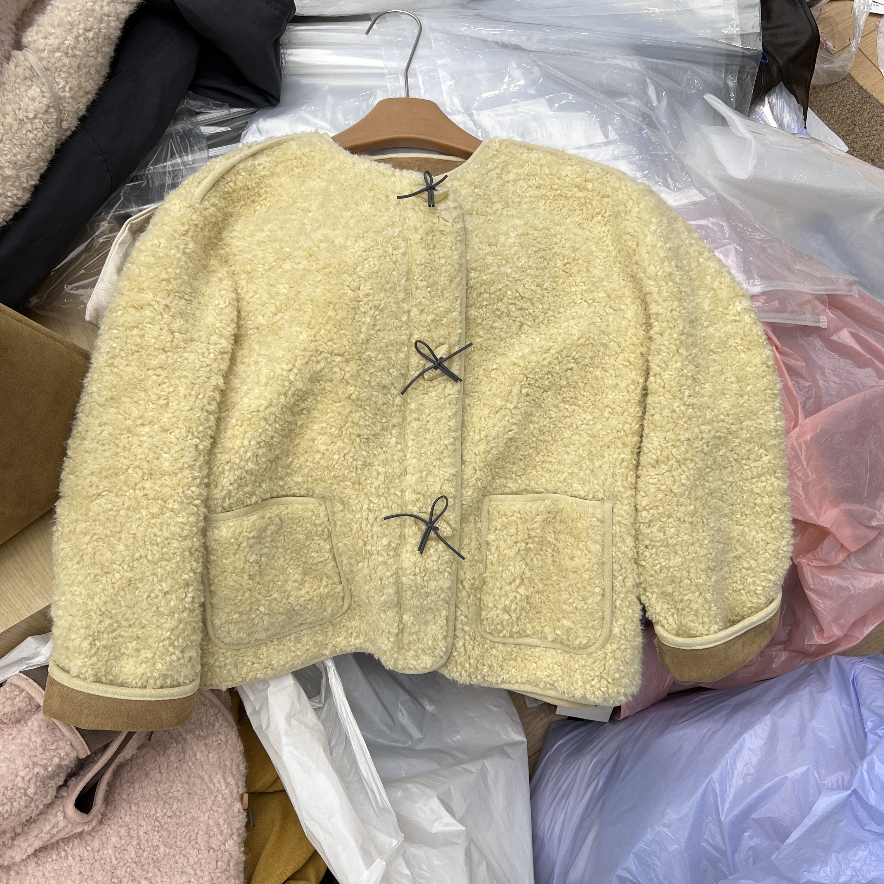 8251327韩版宽松圆领百搭皮毛一体女2025秋冬时尚气质羊羔毛外套