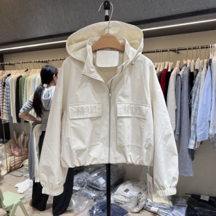欧货2026春装新款宽松连帽冲锋衣休闲夹克女工装风衣短款外套2011