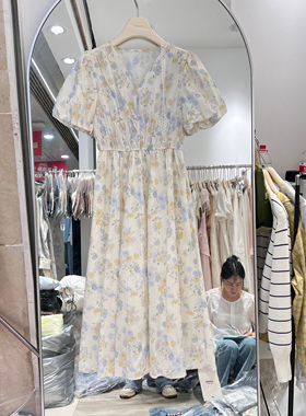 2026夏装新款V领蕾丝系带松紧腰灯笼袖清新淡雅连衣裙女6133-1