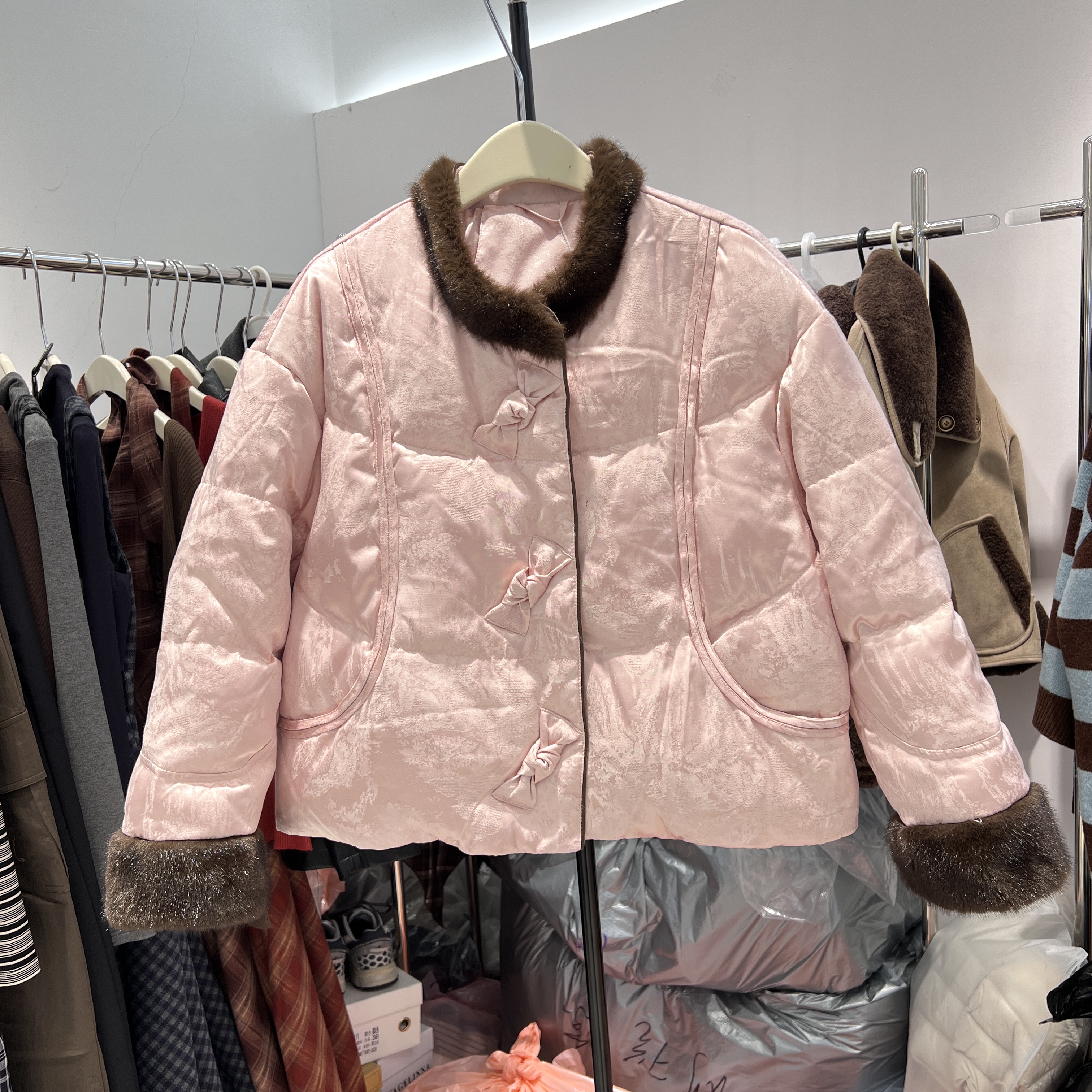 2025冬季新款时尚新中式国风盘扣羽绒服女短款保暖白鸭绒外套891