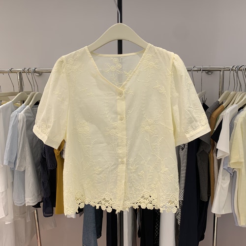 时尚洋气V领蕾丝提花刺绣短袖2026夏季新款优雅百搭轻奢小衫2633