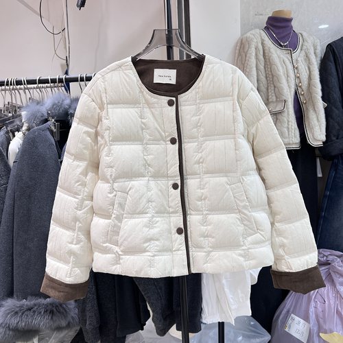 韩系时尚小香风短款羽绒服女冬新款圆领纽扣小个子外套上衣25306