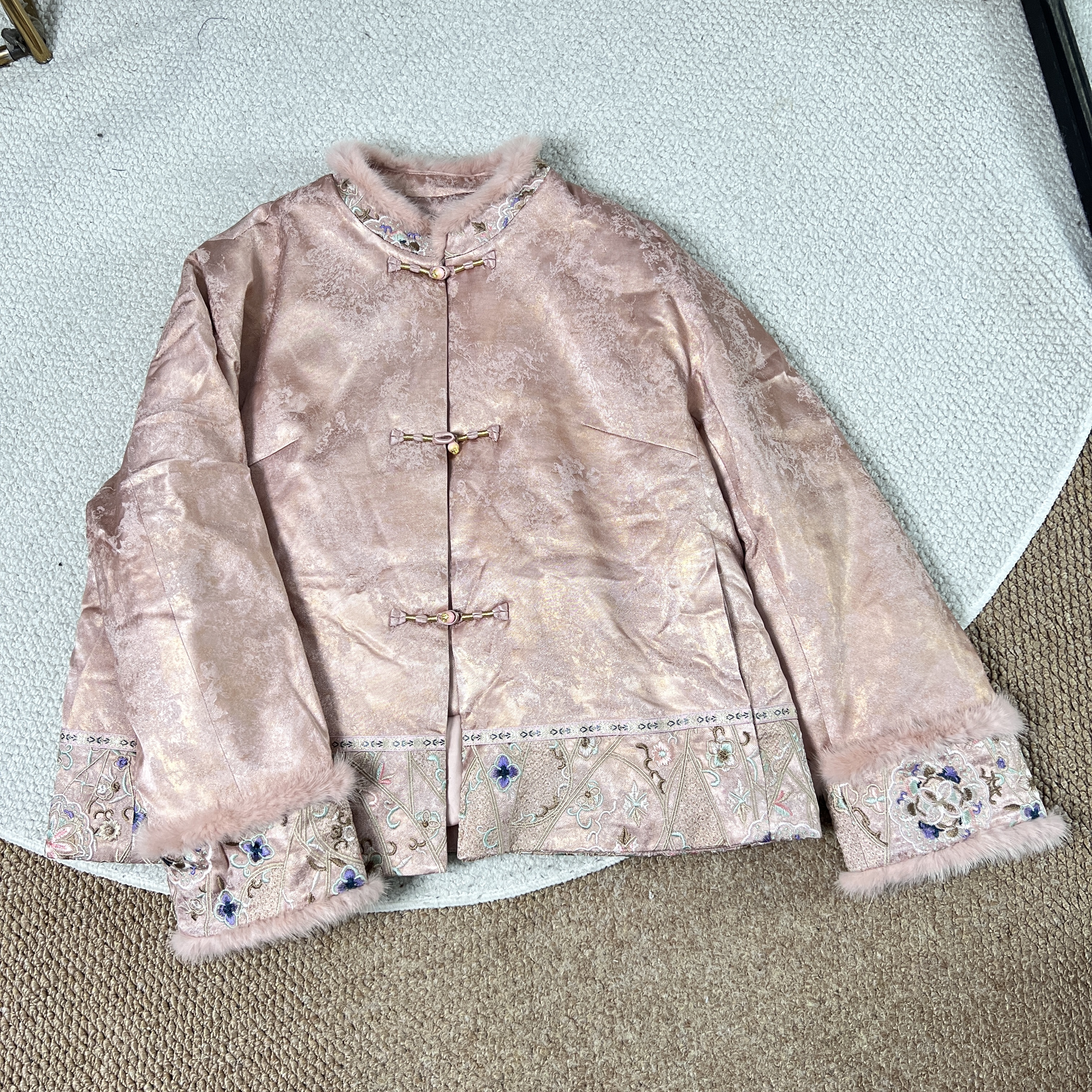 新中式国风提花刺绣桑蚕丝90白鸭绒外套女冬季轻奢复古上衣65082