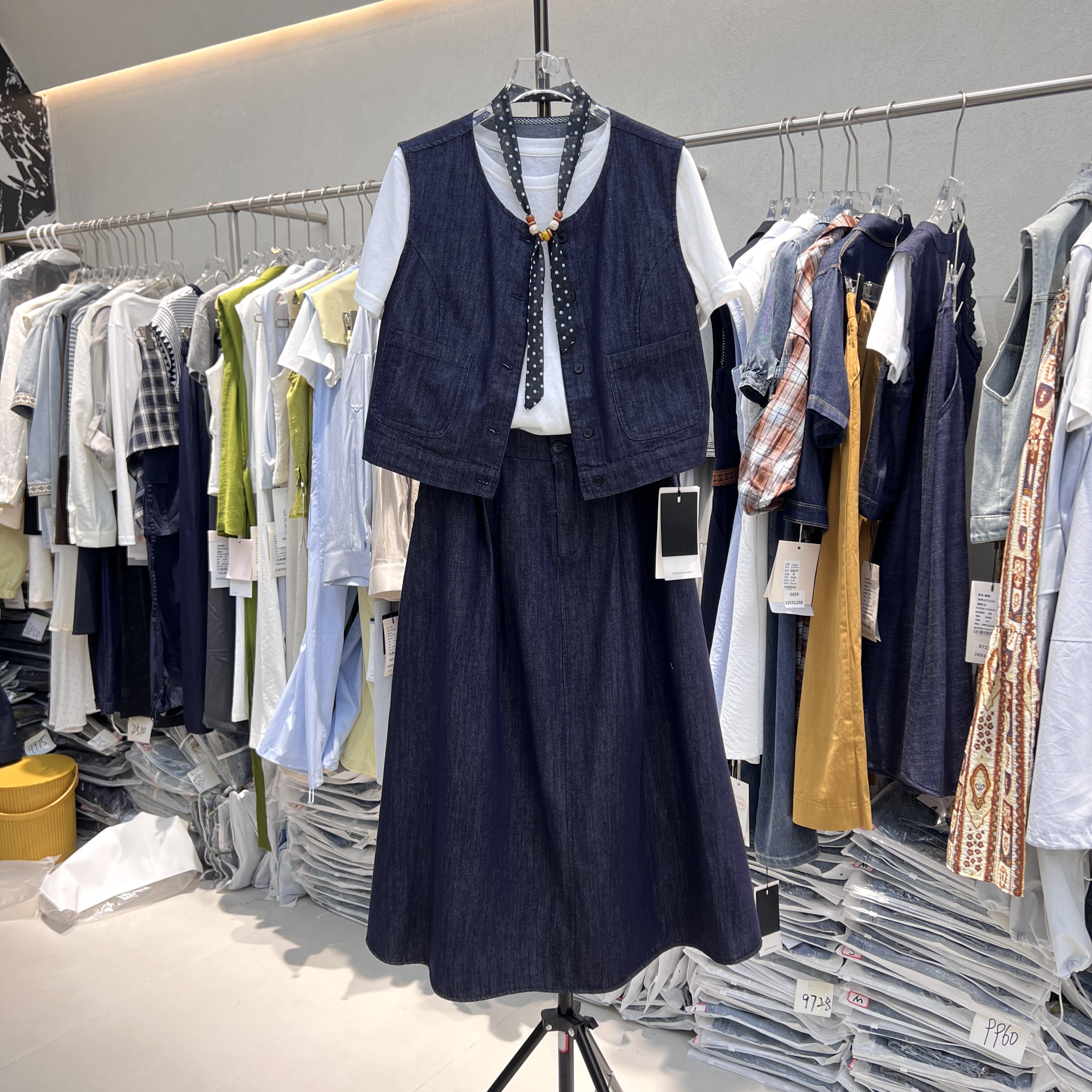 时尚休闲套装女2026春夏季新款韩系马甲背心打底衫半身套裙三件套