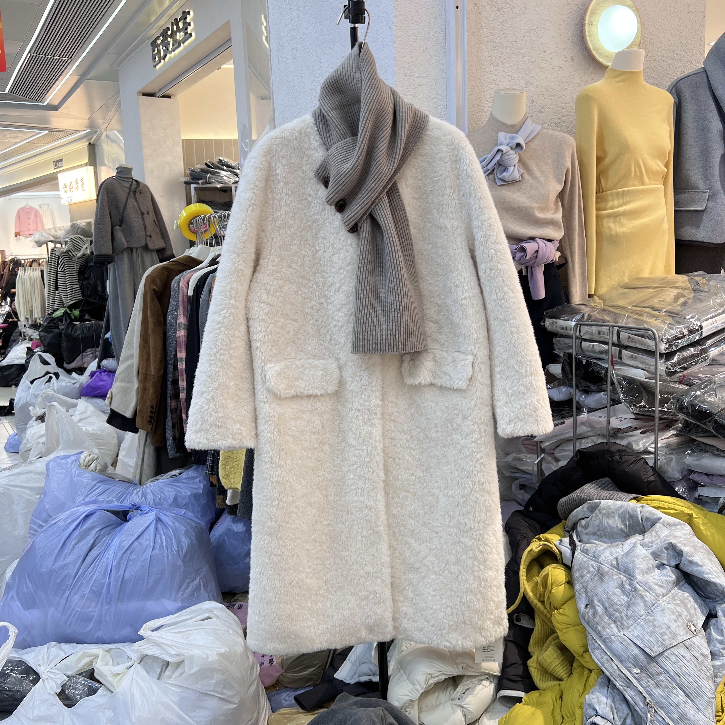 温柔风皮毛一体羊羔毛外套25秋冬时尚洋气搭配围脖长款外套女9666