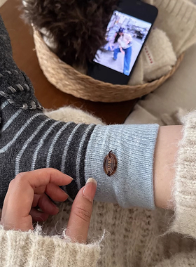 秋冬琥珀扣条纹羊毛加厚灰色保暖外穿ins风高筒搭配堆堆袜中筒袜